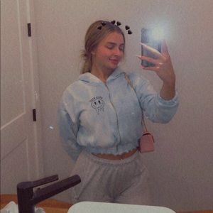 Cute crop sweater